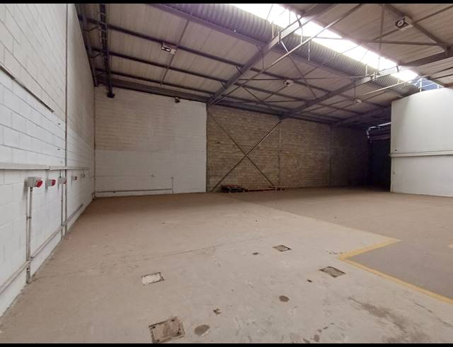 426M² MINI FACTORY TO LET IN KYA SANDS